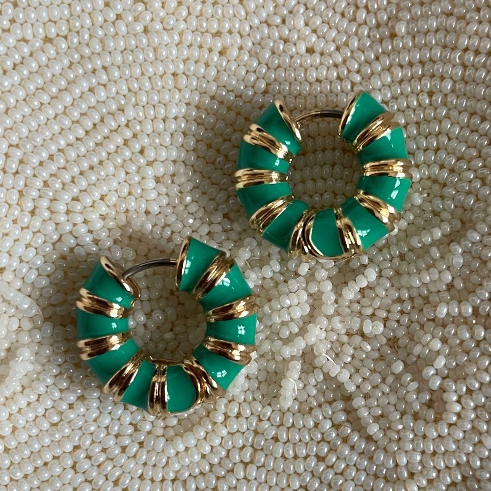✨Anthropologie Collins Earrings - Picture 6 of 7